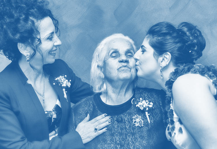 daughter, granddaughter and grandma